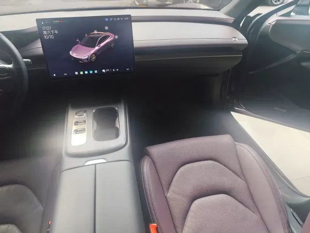 Xiaomi SU7 — Фото автомобиля 8