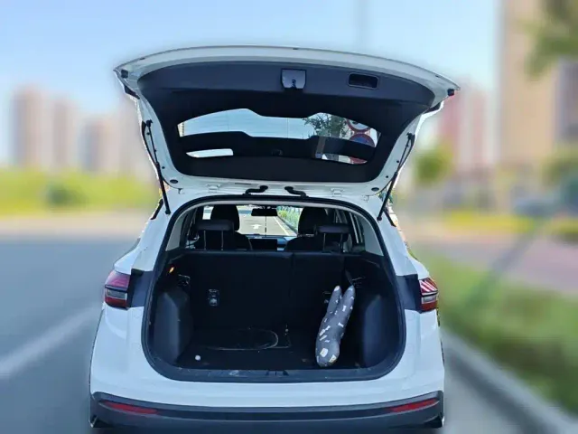 Geely Binyue — Фото автомобиля 15