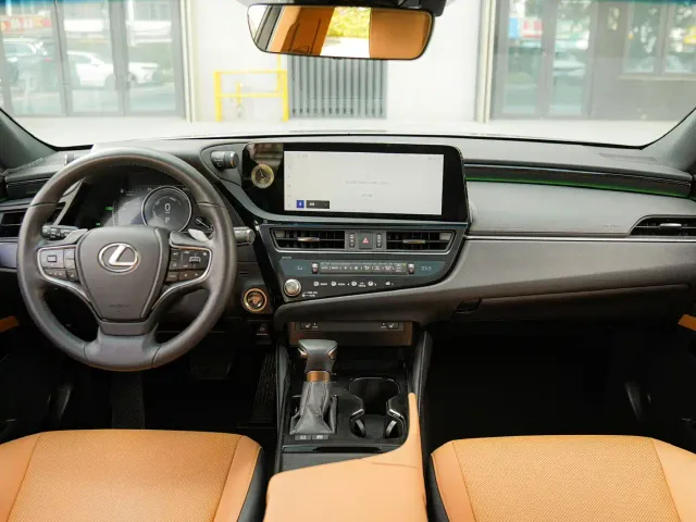 Lexus ES — Фото автомобиля 16