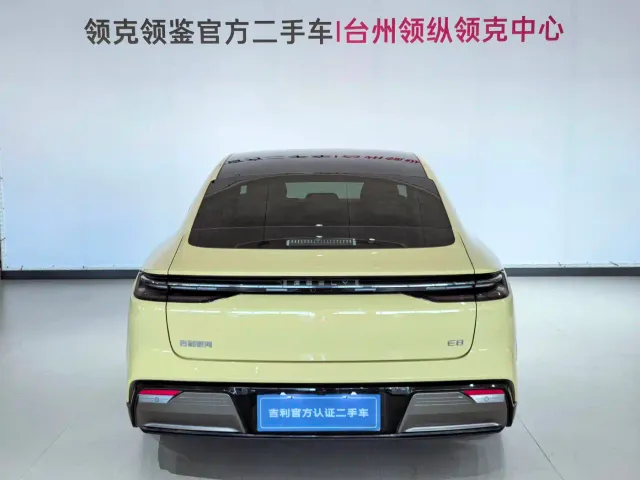 Geely Galaxy E8 — Фото автомобиля 25