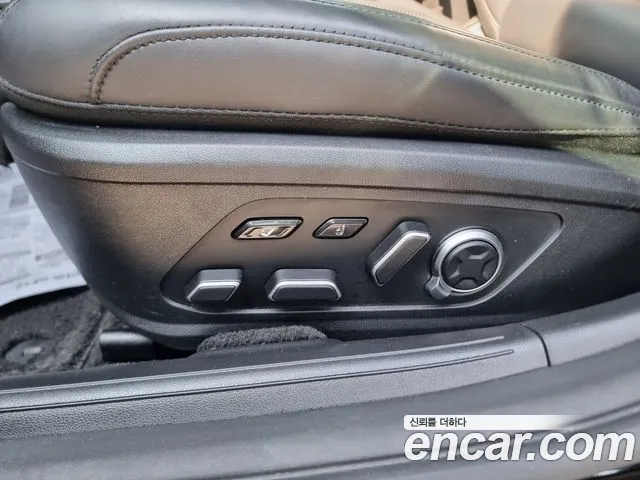 Hyundai Grandeur Grandeur (GN7) 3.5 Бензин 2WD — Фото автомобиля 15