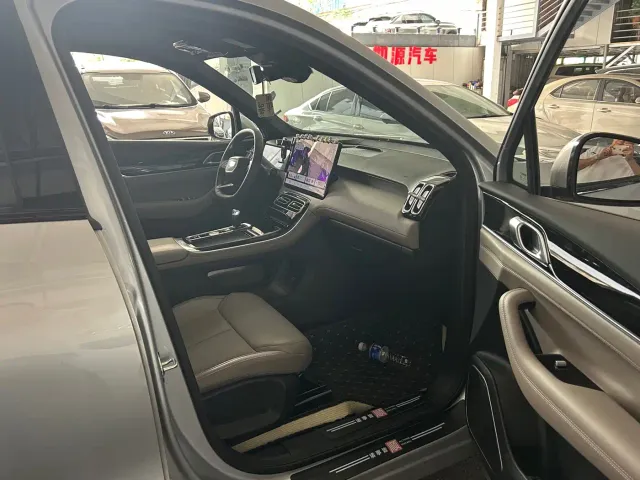 Geely Boyue L — Фото автомобиля 5