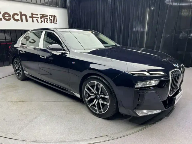 BMW 7 Series — Фото автомобиля 2