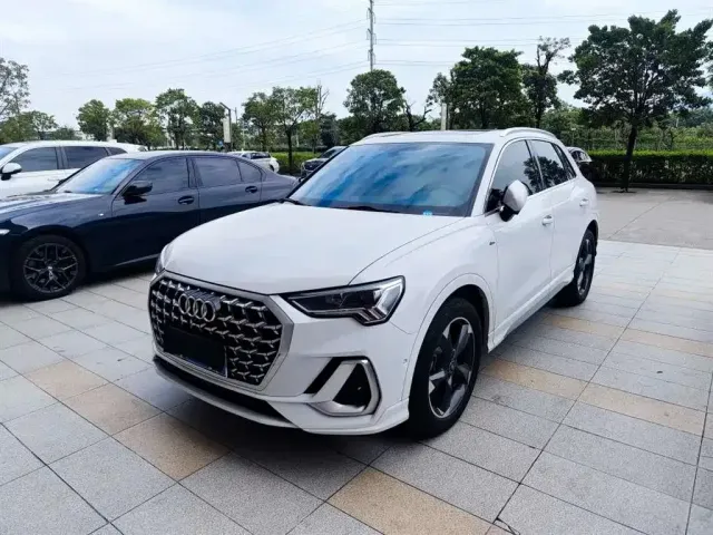 Фотография автомобиля — Audi Q3