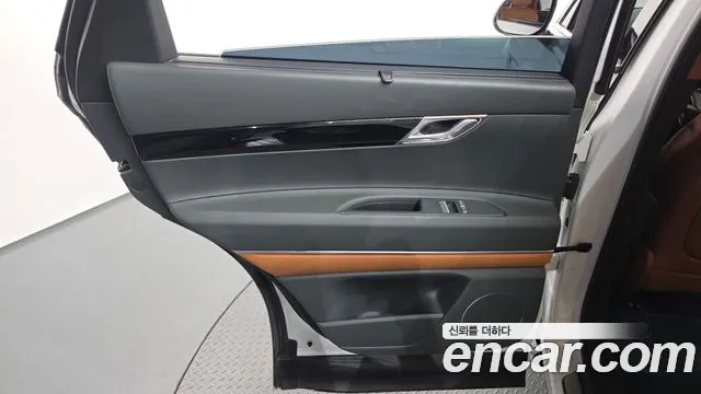 Genesis GV80 — Фото автомобиля 25