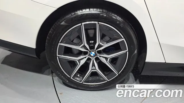 BMW 5-Series — Фото автомобиля 5