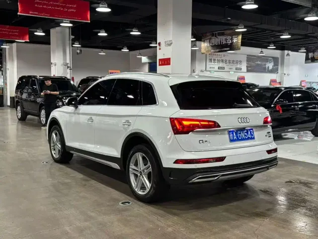 Audi Q5L — Фото автомобиля 7
