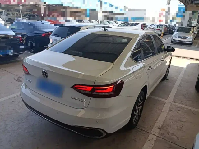 Volkswagen Lavida — Фото автомобиля 6