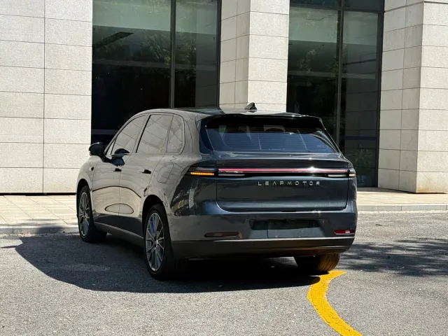 Leapmotor C10 — Фото автомобиля 17