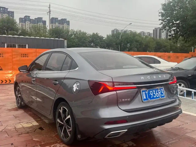 Roewe i5 — Фото автомобиля 6