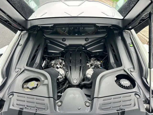 Maserati MC20 — Фото автомобиля 9