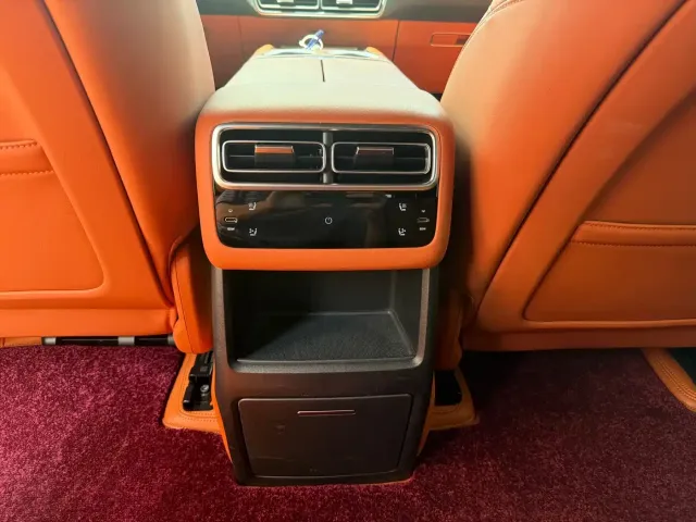 Li Auto L6 — Фото автомобиля 9