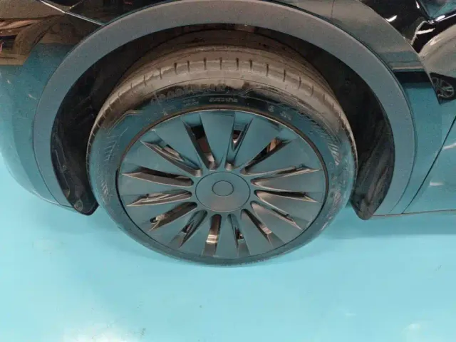 Tesla Model Y 2023 Rear-Wheel Drive Edition — Фото автомобиля 22
