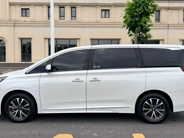 GAC Trumpchi M8 — Фото автомобиля 5