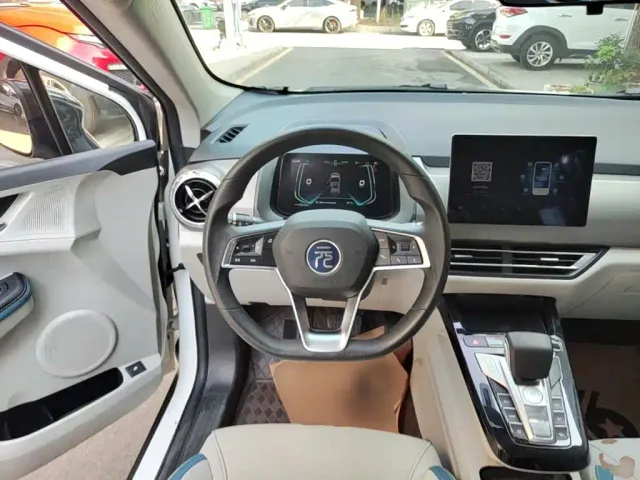 BYD Yuan Pro — Фото автомобиля 10