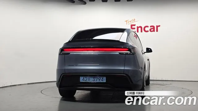 Tesla Model Y — Фото автомобиля 3