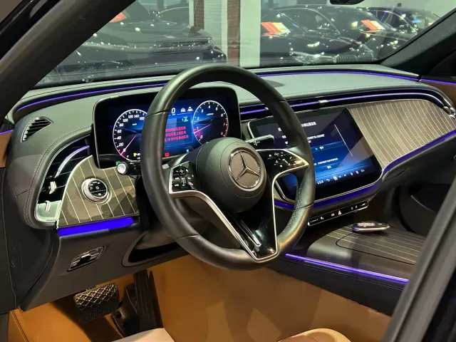 Mercedes-Benz E-Class — Фото автомобиля 6