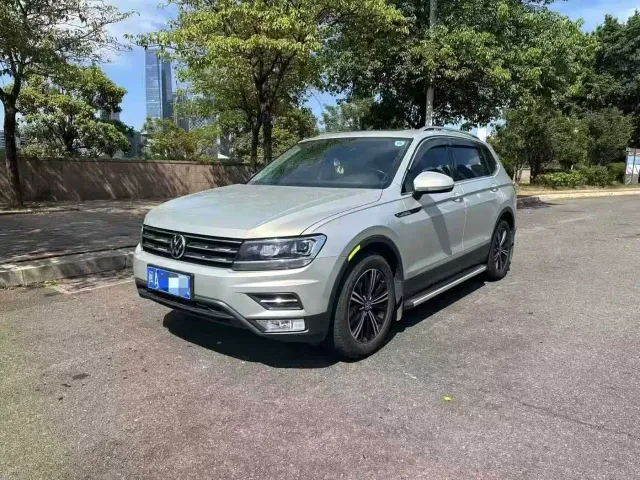 Фотография автомобиля — Volkswagen Tiguan L