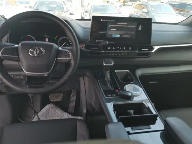 Toyota Sienna — Фото автомобиля 9