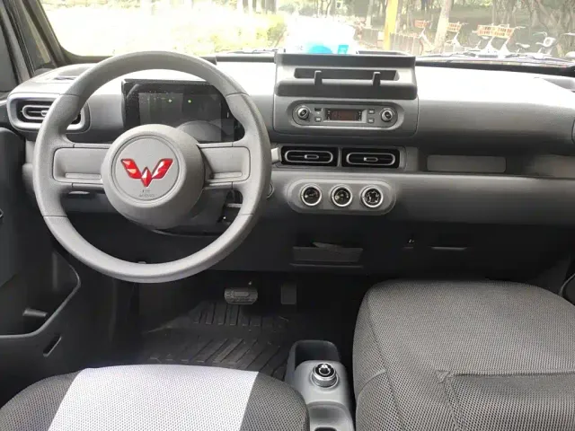 Wuling Zhiguang NEV — Фото автомобиля 5