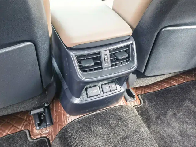 Lexus ES — Фото автомобиля 30
