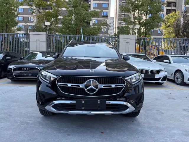 Фотография автомобиля — Mercedes-Benz GLC-Class