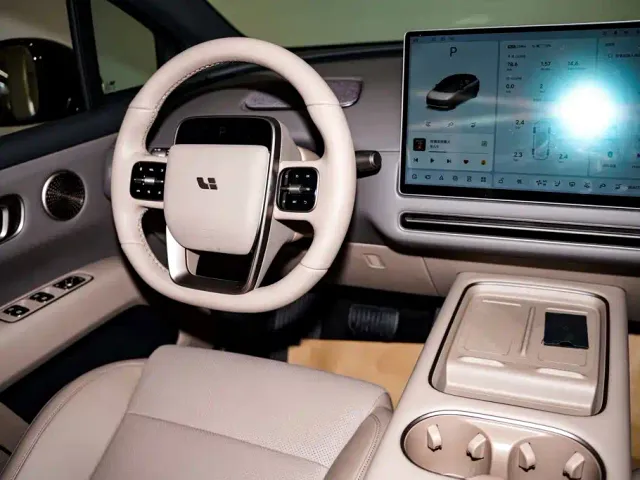 Li Auto i6 — Фото автомобиля 24