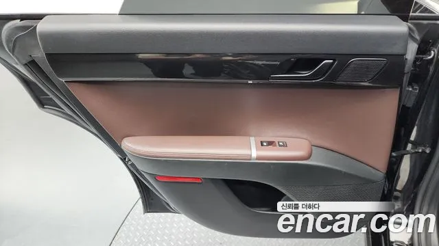 Hyundai Grandeur Grandeur (GN7) 2.5 Бензин 2WD — Фото автомобиля 22