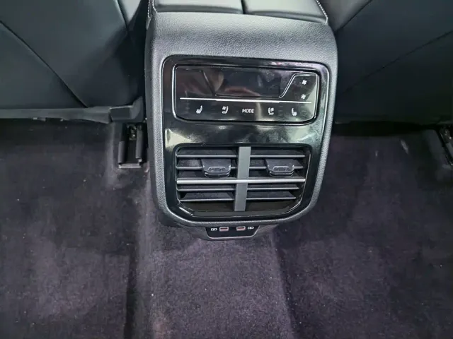 Volkswagen Passat — Фото автомобиля 7