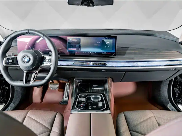 BMW 7 Series — Фото автомобиля 10