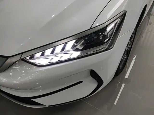 BYD Qin PLUS — Фото автомобиля 23