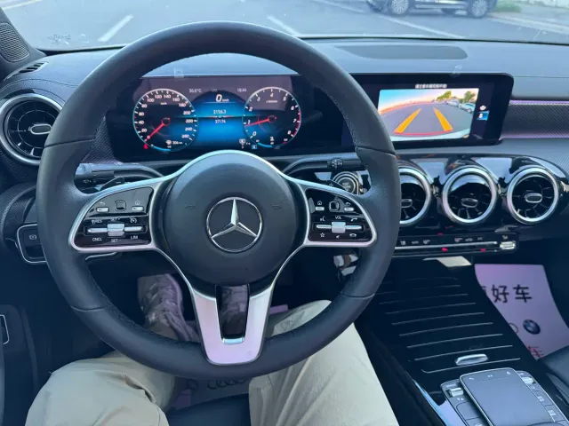 Mercedes-Benz A-Class — Фото автомобиля 16