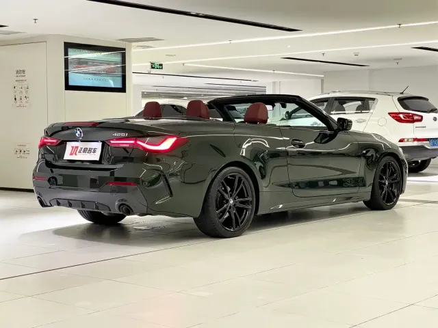 BMW BMW 4 Series 2023 425i Convertible M Sport Shadowline Package — Фото автомобиля 5