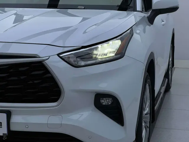 Toyota Highlander — Фото автомобиля 4