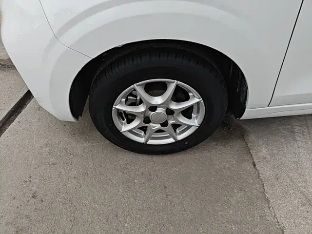 Roewe Clever — Фото автомобиля 24