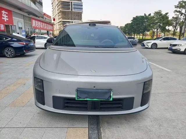 Li Auto i6 — Фото автомобиля 2