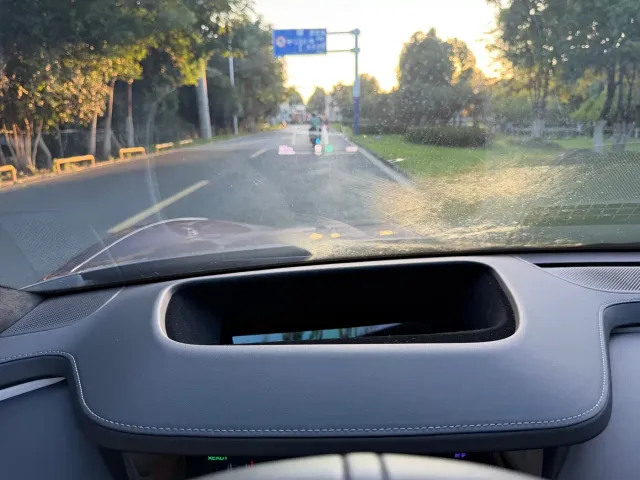 Xiaomi SU7 — Фото автомобиля 11