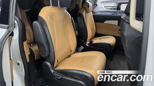 Kia Canival Carnival 4 поколение 9 мест Prestige — Фото автомобиля 10