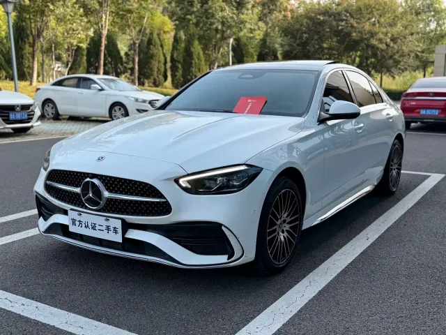 Фотография автомобиля — Mercedes-Benz C-Class