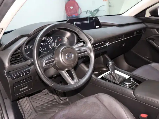 Mazda Axela — Фото автомобиля 9
