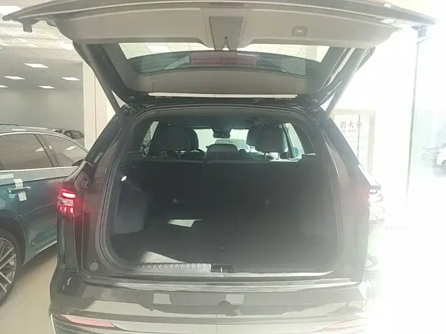 Geely Xingyue L — Фото автомобиля 18