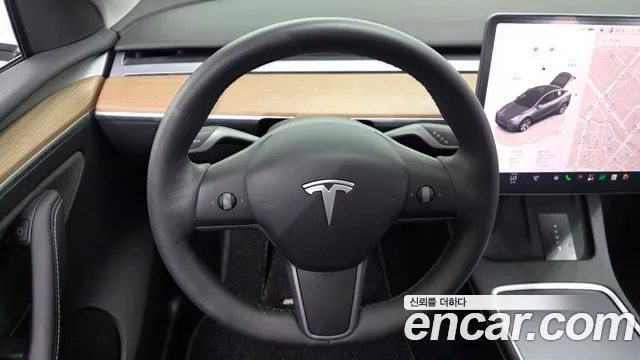 Tesla Model Y — Фото автомобиля 14