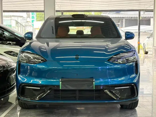 Aito M6 — Фото автомобиля 2