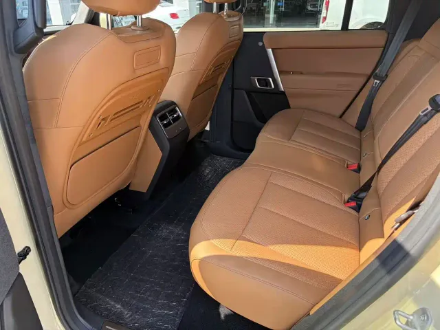 iCAR V27 — Фото автомобиля 9