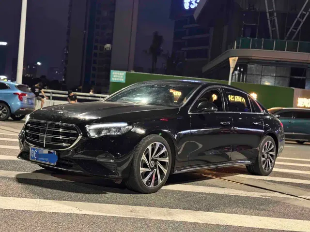 Фотография автомобиля — Mercedes-Benz E-Class