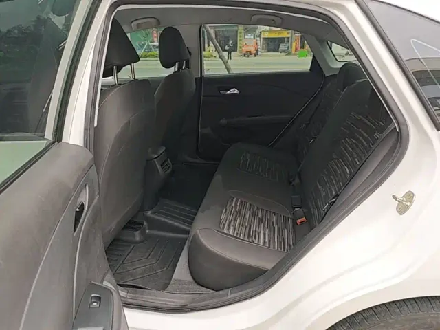 Chevrolet Monza — Фото автомобиля 16