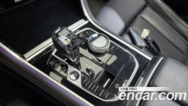 BMW 8 Series G15 — Фото автомобиля 20