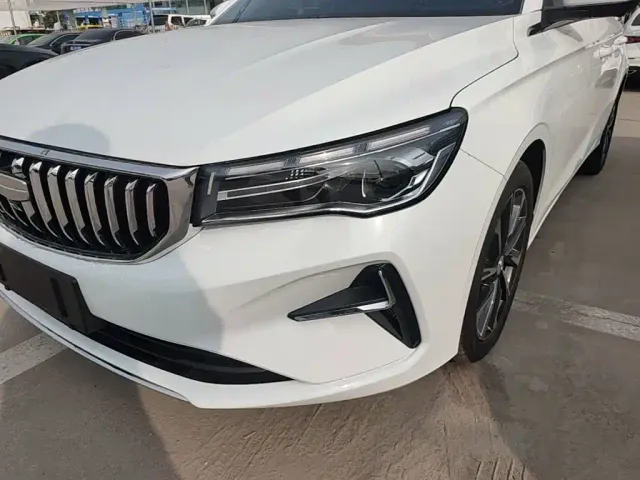 Geely Emgrand — Фото автомобиля 23