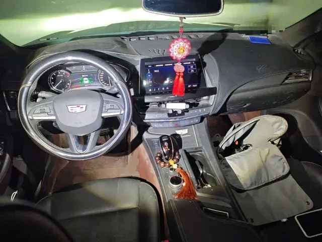 Cadillac CT5 — Фото автомобиля 5