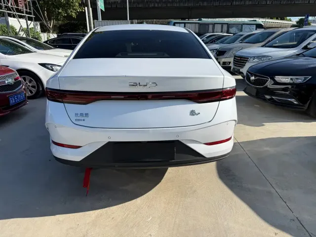BYD Qin PLUS 2026 Model DM-i 210KM Progressive Edition — Фото автомобиля 9